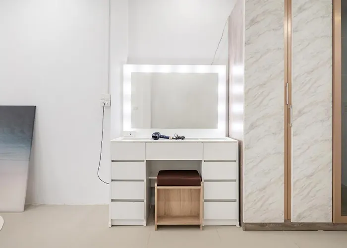 Miq Hk111-4br Ratchada-huaykwang 14pax