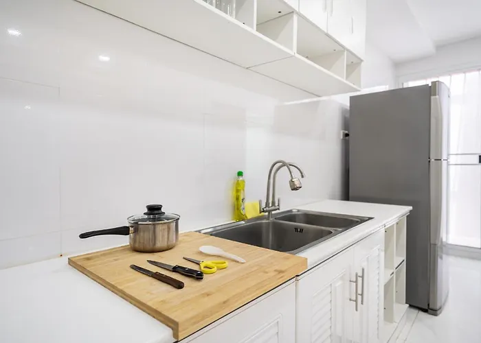Miq Hk111-4br Ratchada-huaykwang 14pax Bangkok