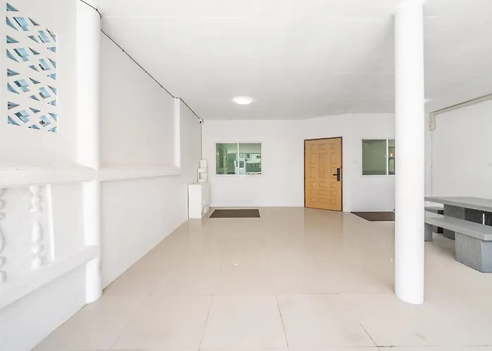 Miq Hk111-4br Ratchada-huaykwang 14pax Apartment *