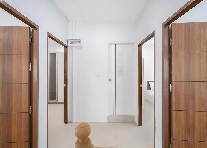 Miq Hk111-4br Ratchada-huaykwang 14pax Apartment