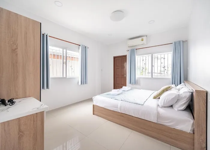 Miq Hk111-4br Ratchada-huaykwang 14pax