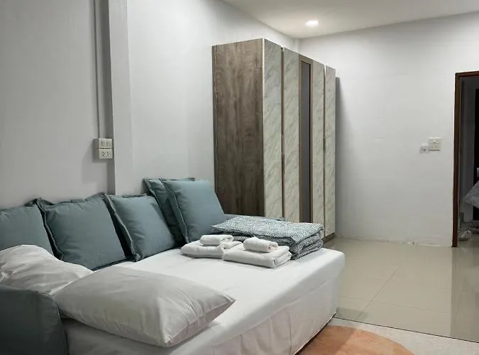 Miq Hk111-4br Ratchada-huaykwang 14pax Apartment *