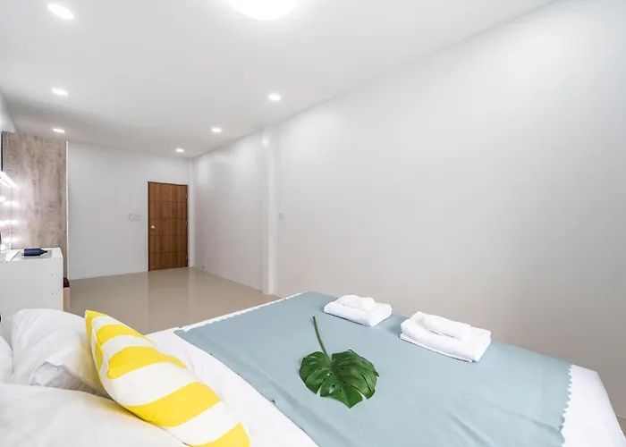 Miq Hk111-4br Ratchada-huaykwang 14pax * Bangkok