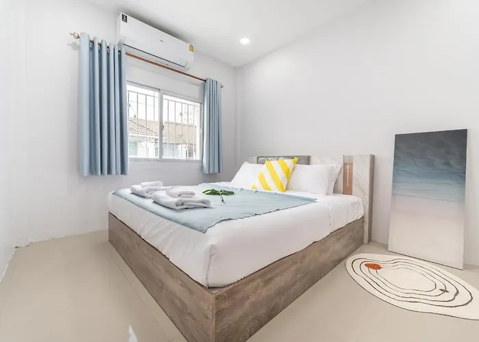 Miq Hk111-4br Ratchada-huaykwang 14pax Bangkok