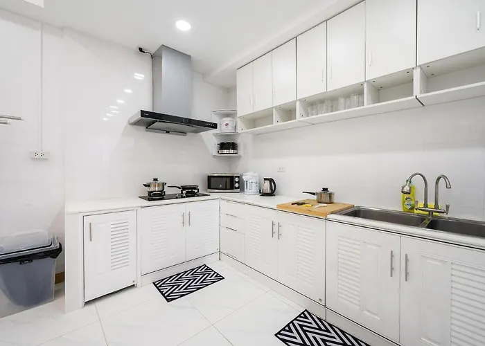 Miq Hk111-4br Ratchada-huaykwang 14pax *