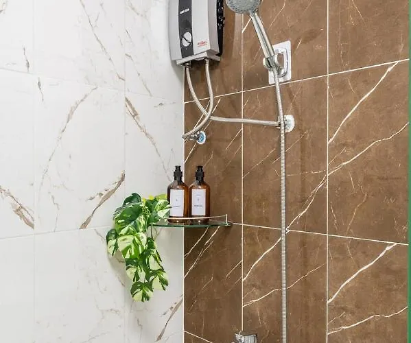 Miq Hk111-4br Ratchada-huaykwang 14pax Apartment Bangkok