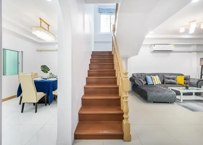 Miq Hk111-4br Ratchada-huaykwang 14pax Apartment Bangkok