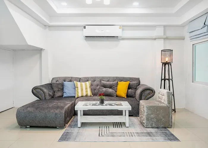 Miq Hk111-4br Ratchada-huaykwang 14pax * Bangkok